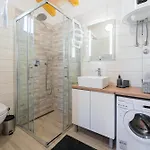 Modean In - Haus Fuer 2-3 Personen بولا