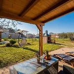 Modean In - Haus Fuer 2-3 Personen * بولا