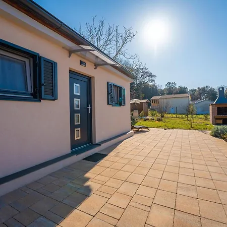 Prázdninový dům Modean In - Haus Fuer 2-3 Personen Pula